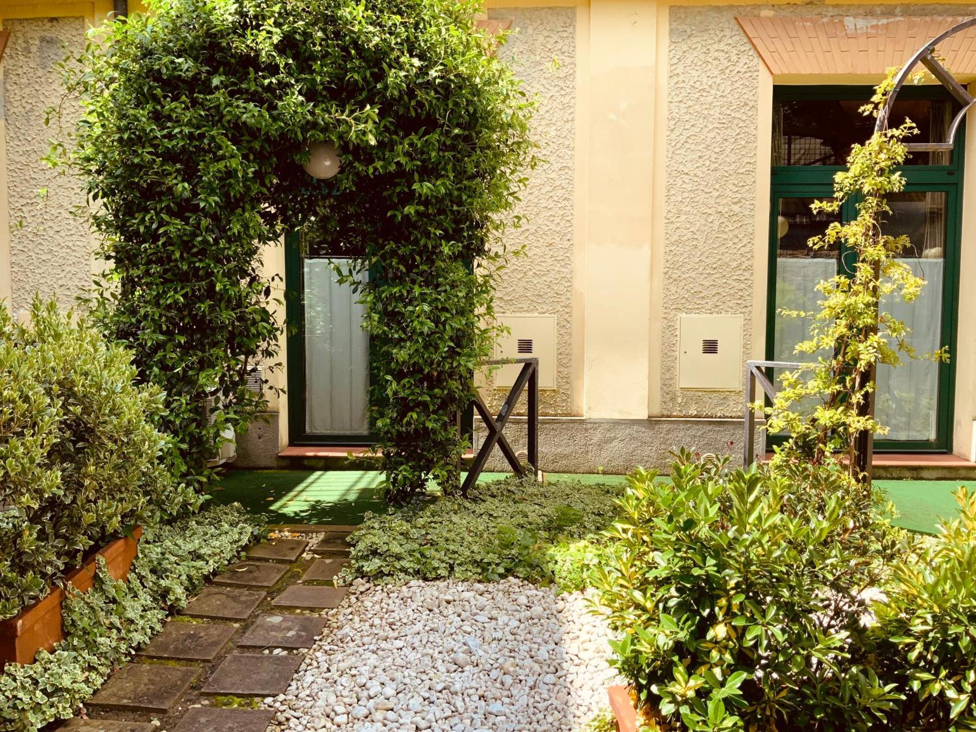 Le Residenze Dei Serravallo Triest Exterior foto